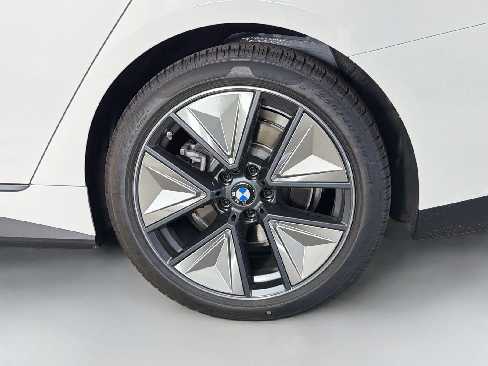 New 2026 Alpine White BMW eDrive40 image 32