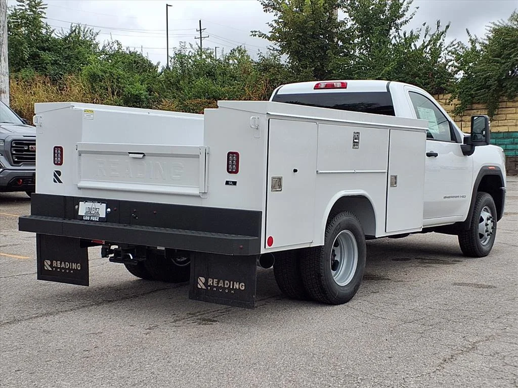 2025 GMC Sierra 3500HD Pro - Photo 18