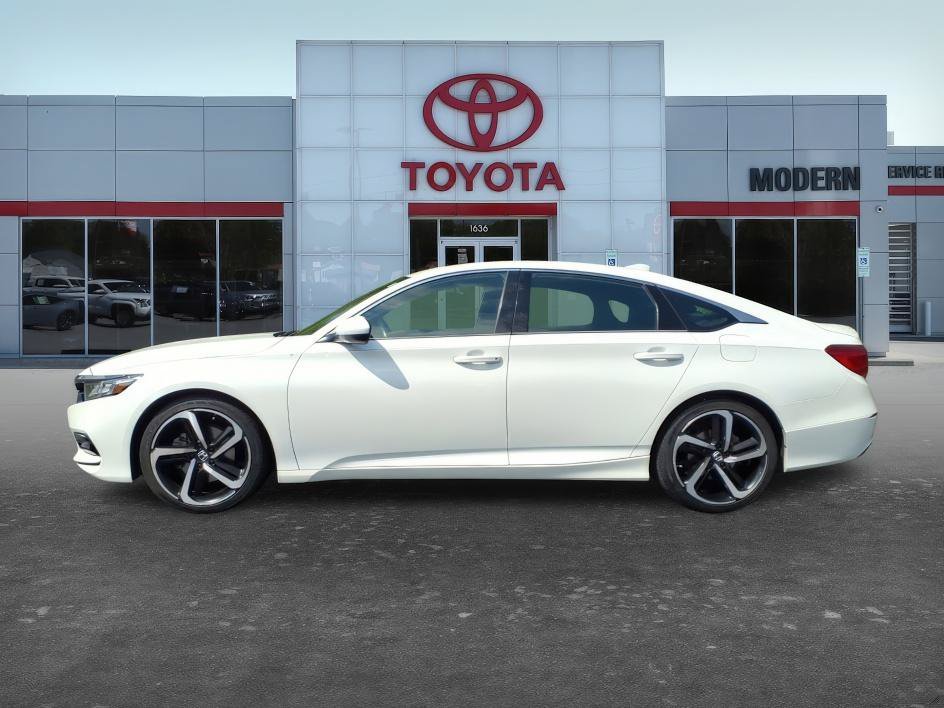 Used 2018 Platinum White Honda Sport 1.5T image 2