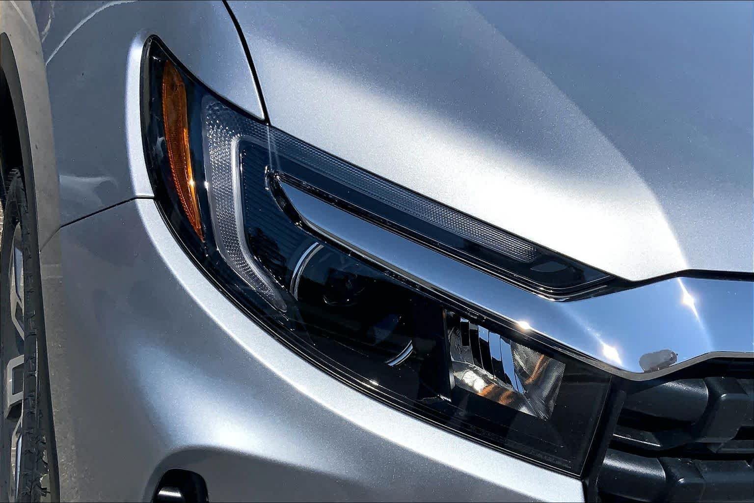 Used 2026 Solar Silver Metallic Honda RTL image 13
