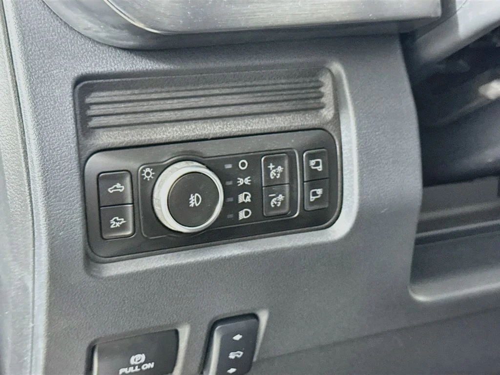 New 2026 Agate Black Metallic Ford F-250® Lariat® image 10