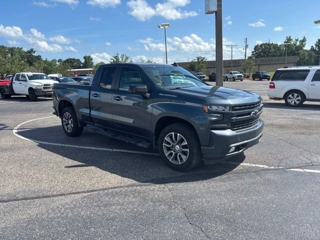 Used 2019 Gray Chevrolet RST image 1