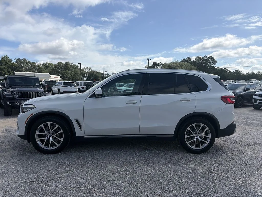 Used 2020 White BMW sDrive40i image 3