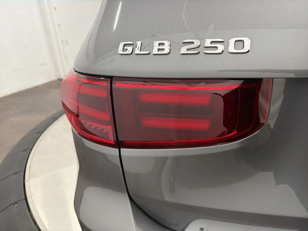 Used 2026  Mercedes-Benz GLB 250 image 11