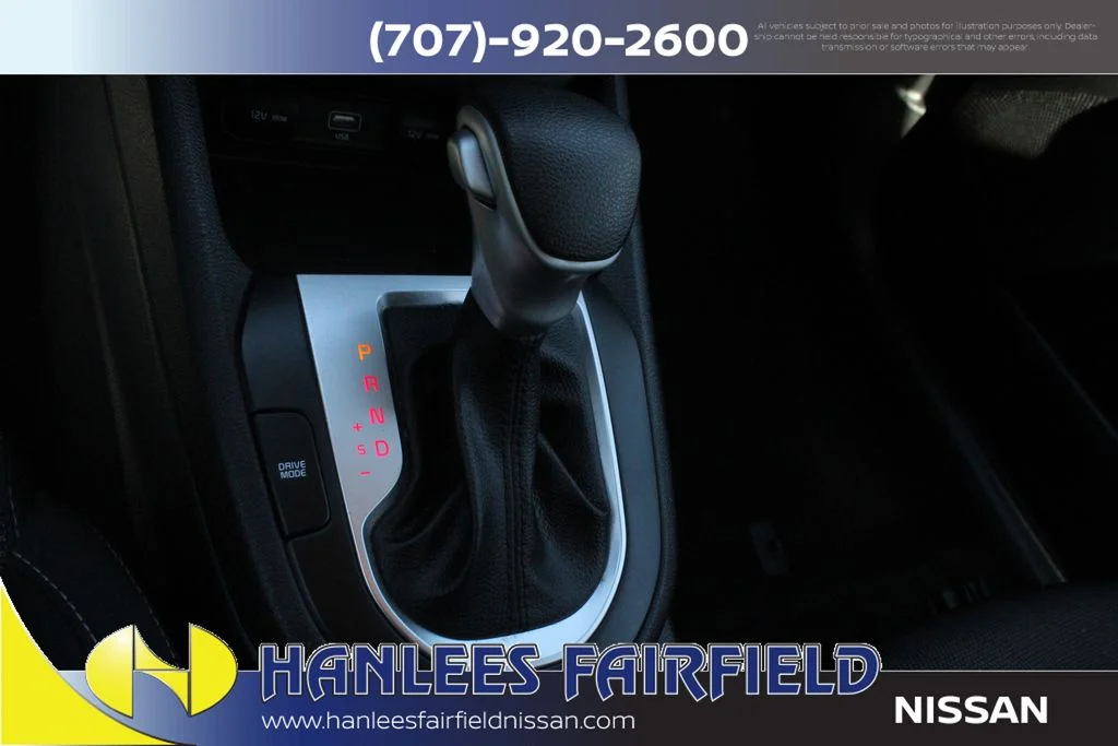 Used 2023 White Kia LXS image 18