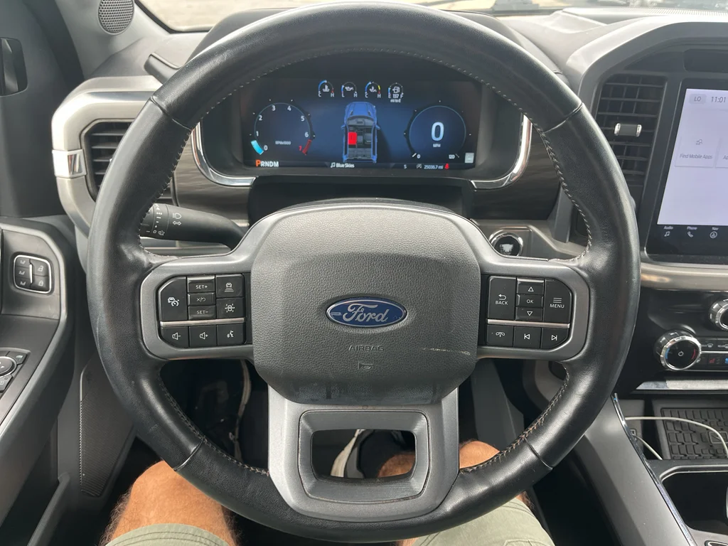 Used 2024 Antimatter Blue Metallic Ford LARIAT image 28
