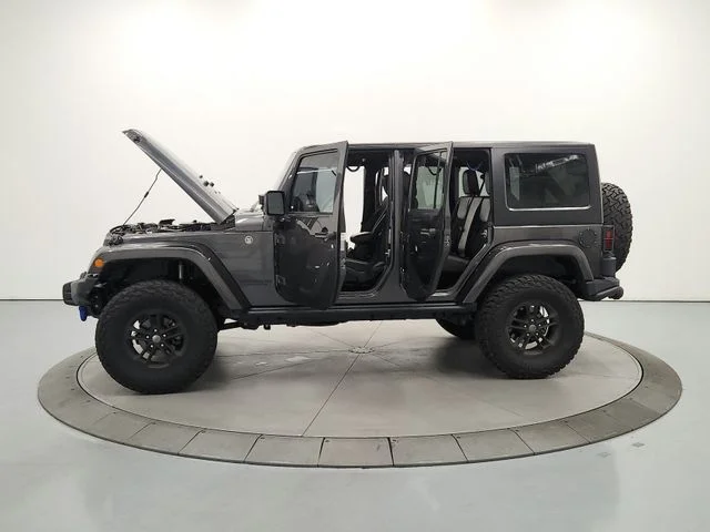 Used 2017 Gray Jeep Unlimited Sahara image 13