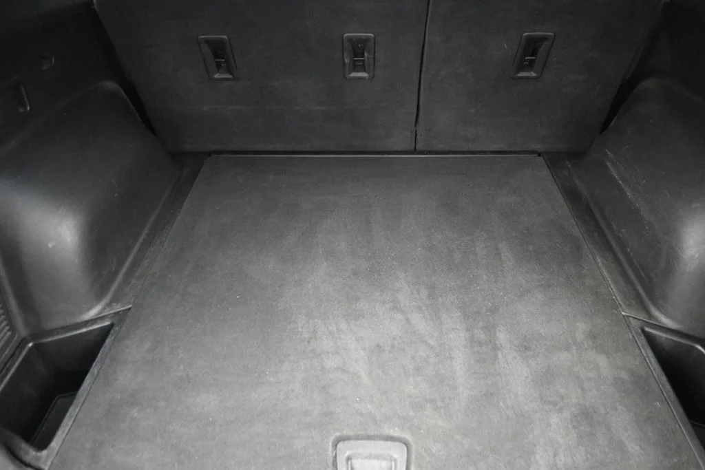 Used 2019 Black Chevrolet Base image 11