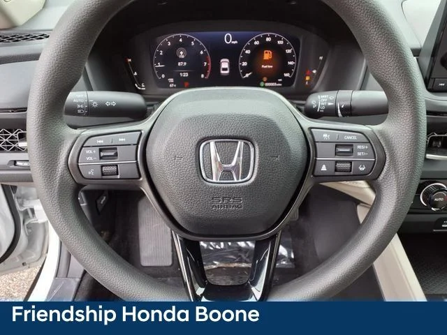 Used 2025 White Honda SE image 15