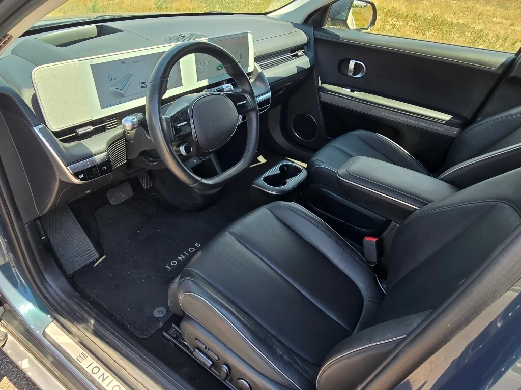 Used 2023 Digital Teal Hyundai Limited image 25