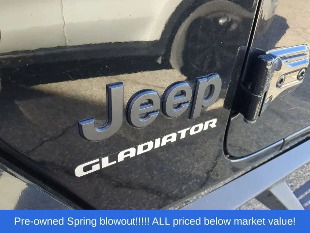 Used 2021 Black Jeep Overland image 10