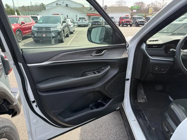 New 2026 White Jeep Altitude image 12