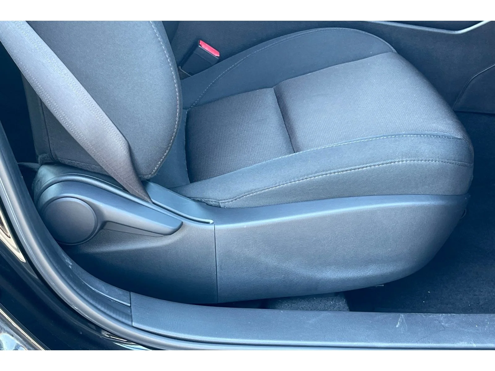 Used 2022 Jet Black Mica Mazda 2.0 image 22