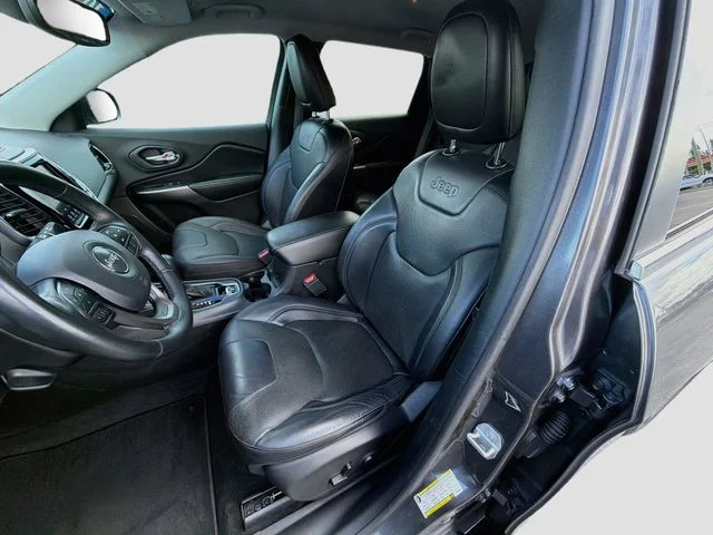 Used 2019 Gray Jeep Limited image 21