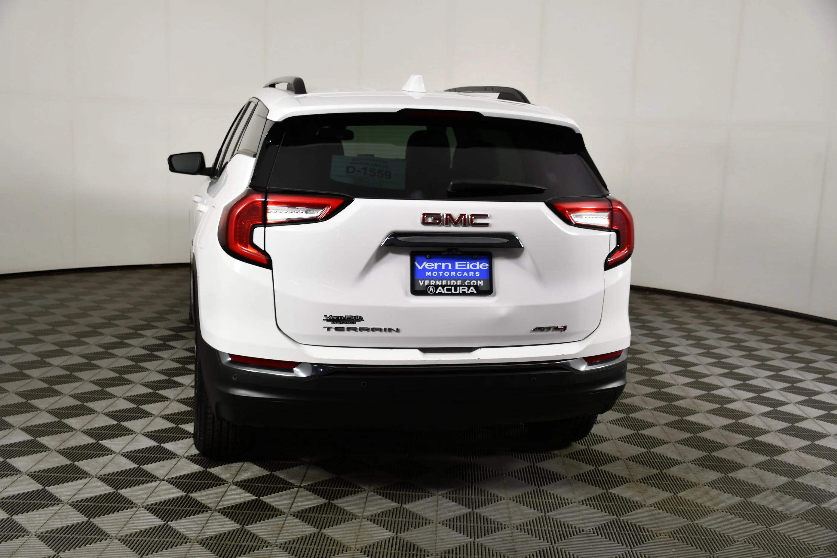 Used 2024 Summit White GMC AT4 image 7