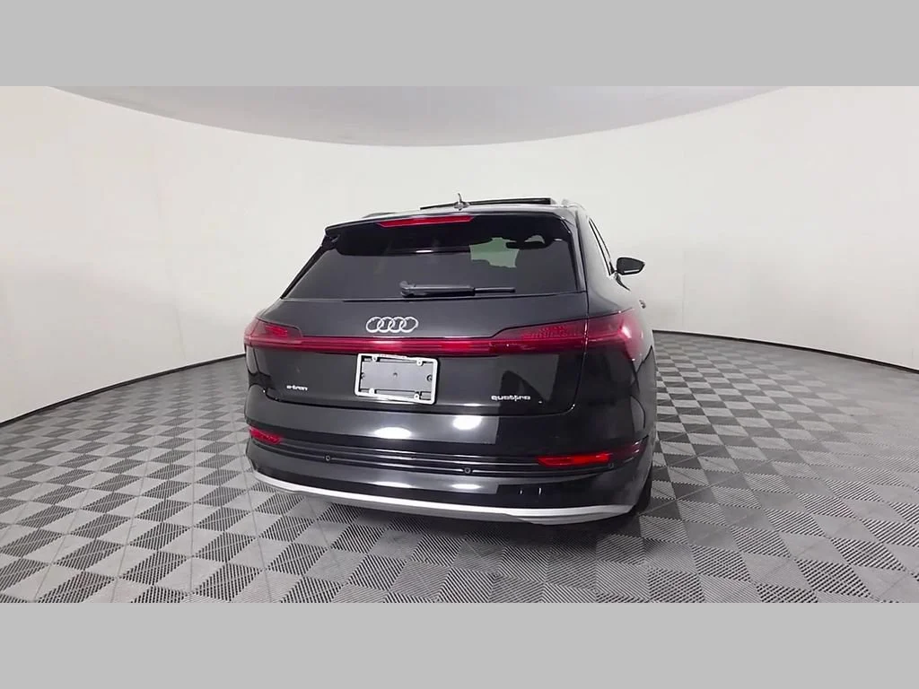 Used 2022 Brilliant Black Audi Premium image 40