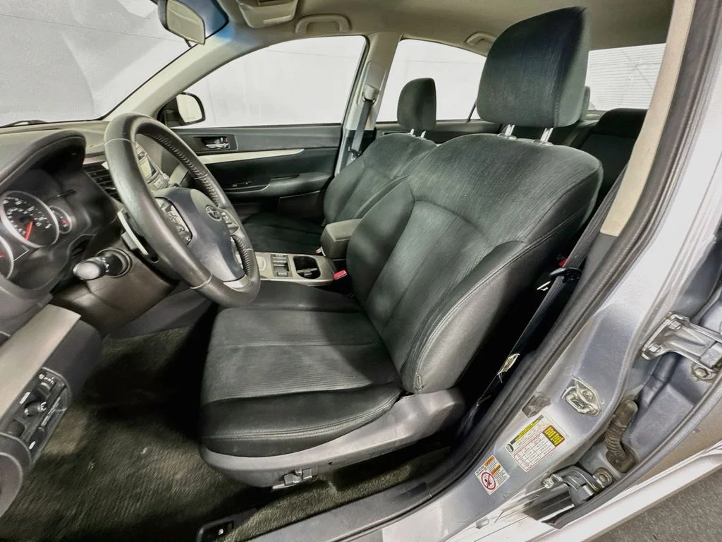Used 2013 Silver Subaru 2.5i image 23