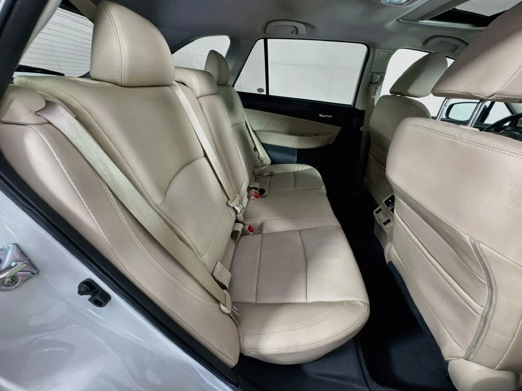 Used 2018 White Subaru 2.5i image 35