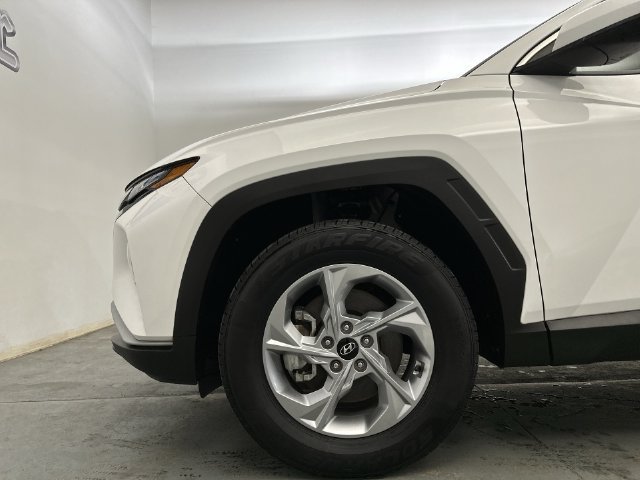 Used 2024 White Hyundai SEL image 23