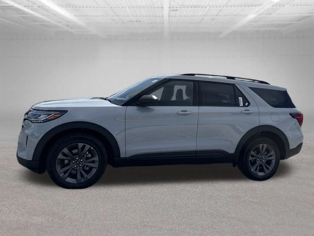 New 2027 White Ford Active image 4