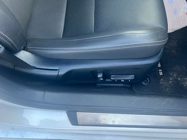 Used 2018 White Lexus 300 image 19