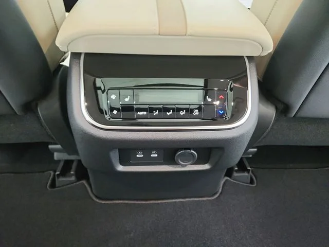 New 2026 White Nissan Platinum Reserve image 37