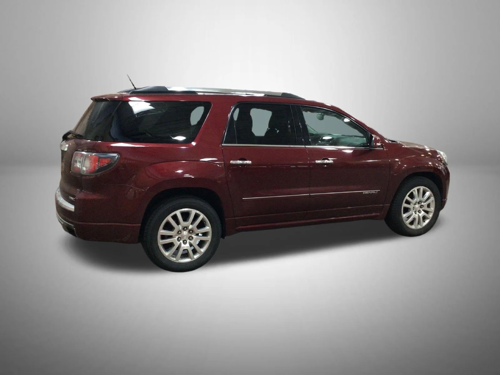 Used 2015 Red GMC Denali image 3