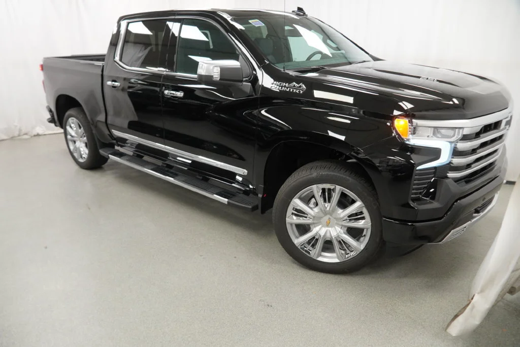 New 2026 Black Chevrolet High Country image 13