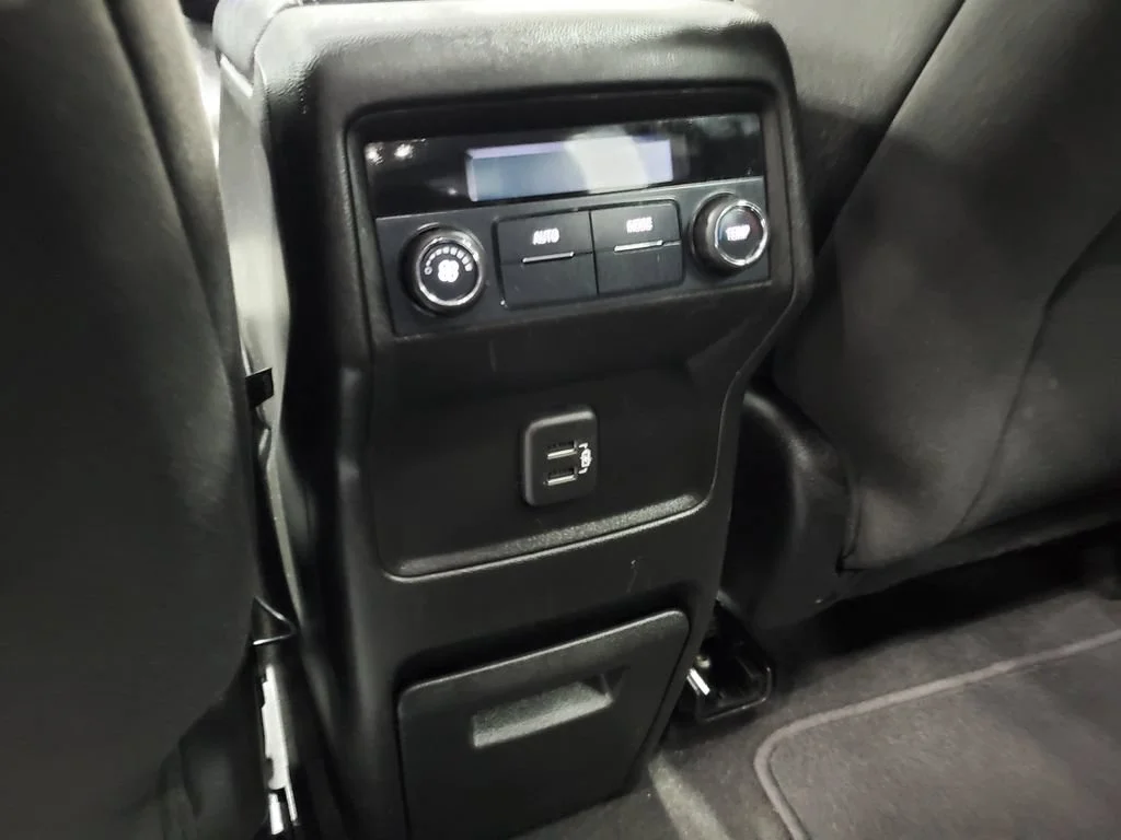 Used 2019 EBONY TWILIGHT METALLIC GMC SLE image 28