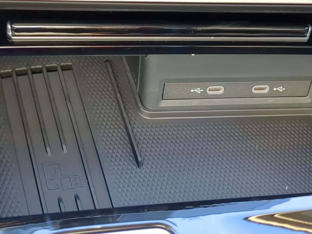 New 2026 Silver Volkswagen 2.0T SE w/Technology image 25