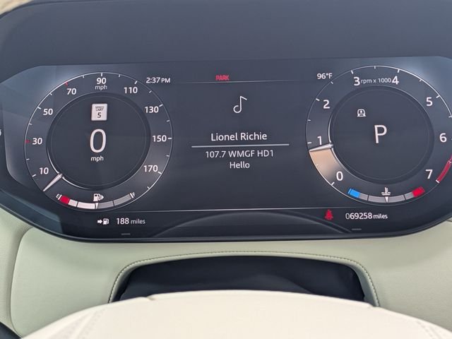Used 2023 Fuji White Land Rover Autobiography image 31