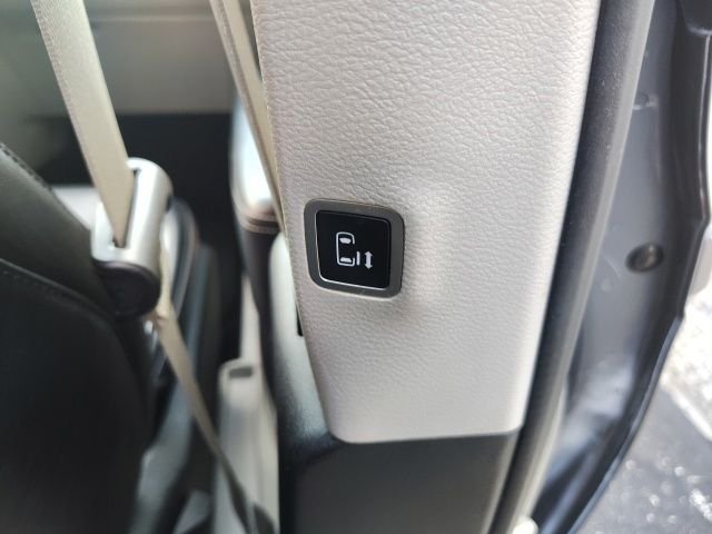 Used 2023 White Chrysler Touring L image 27