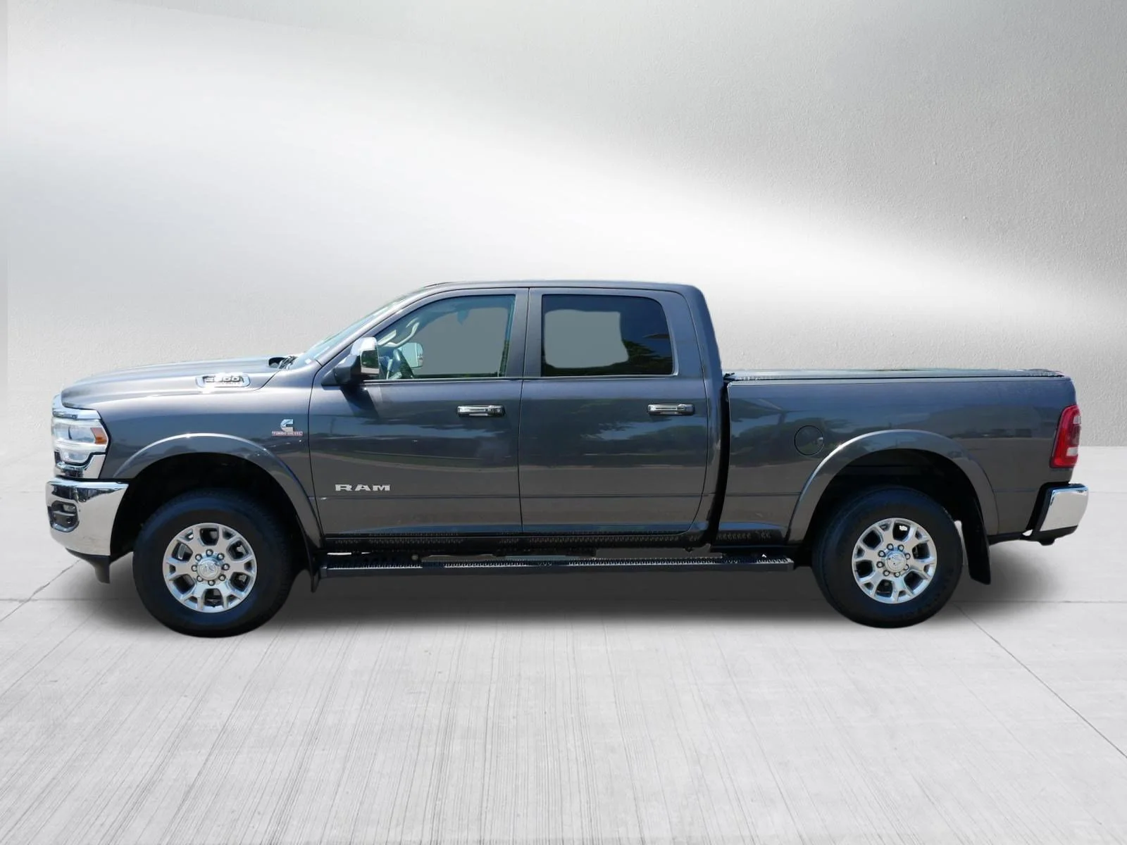 Used 2020 Granite Crystal Metallic Clearcoat Ram Laramie image 4