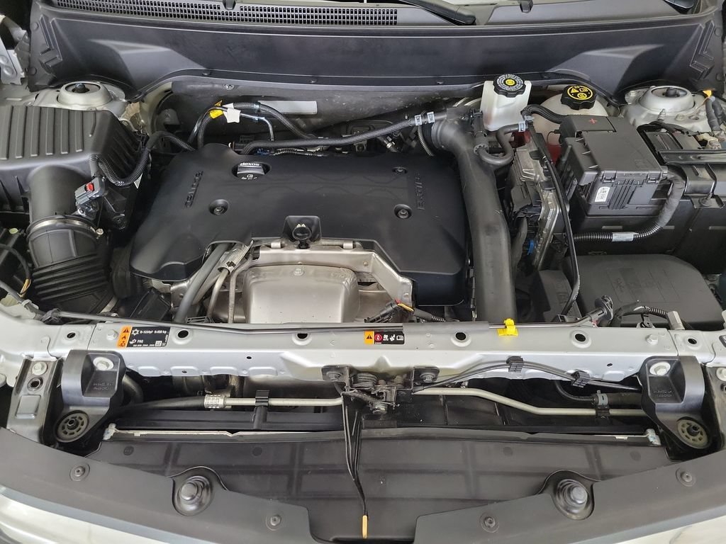 Certified Used 2020 SILVER ICE METALLIC Chevrolet Premier image 24
