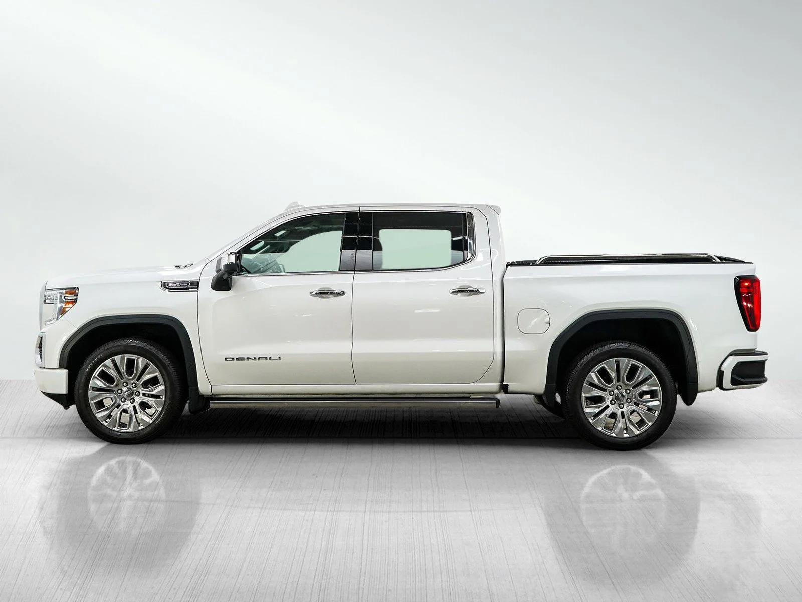 Used 2020 GMC Sierra 1500 Denali Denali with VIN 3GTU9FEL6LG423145 for sale in Bloomington, Minnesota