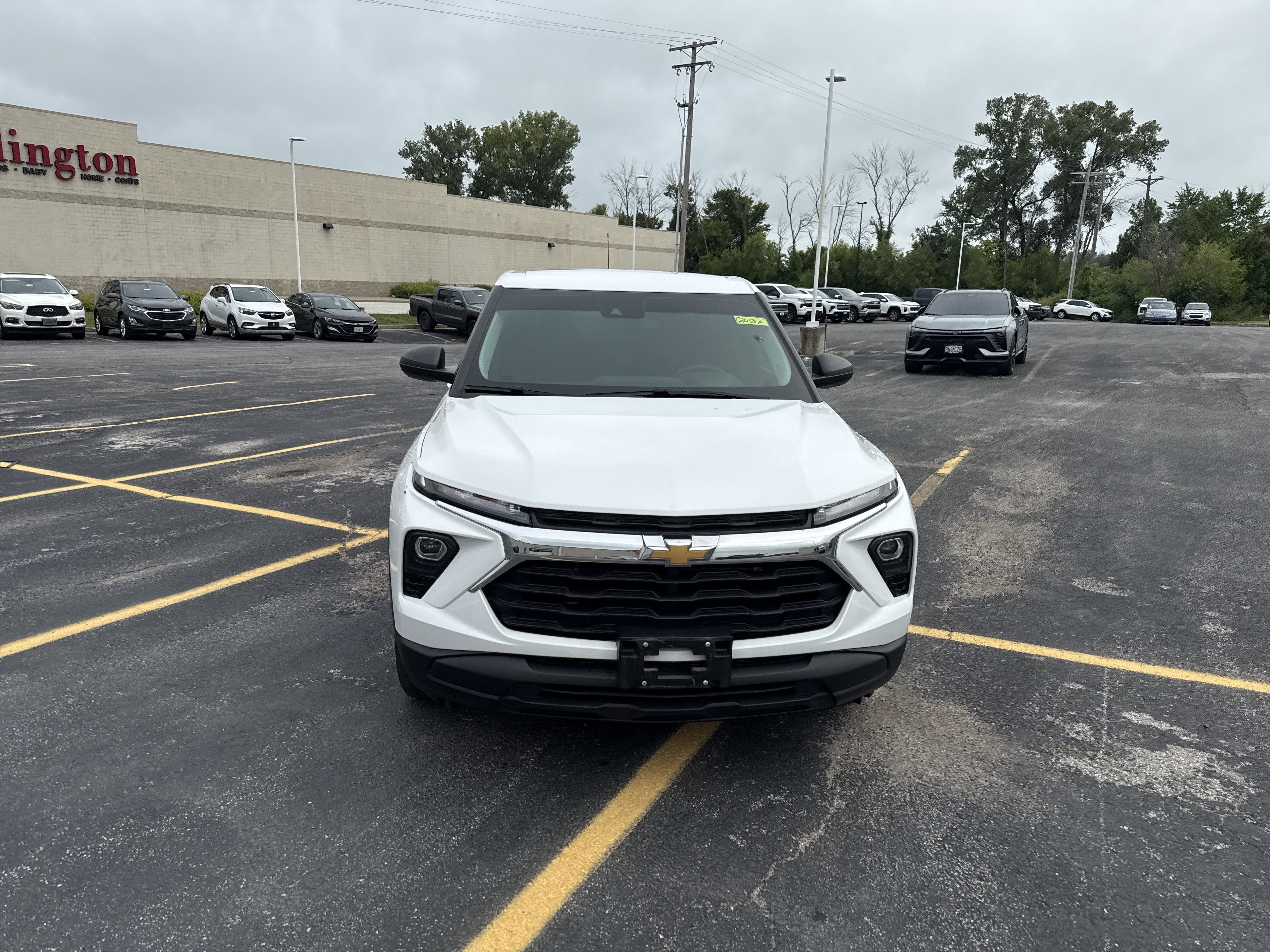 Used 2024 Summit White Chevrolet LS image 9