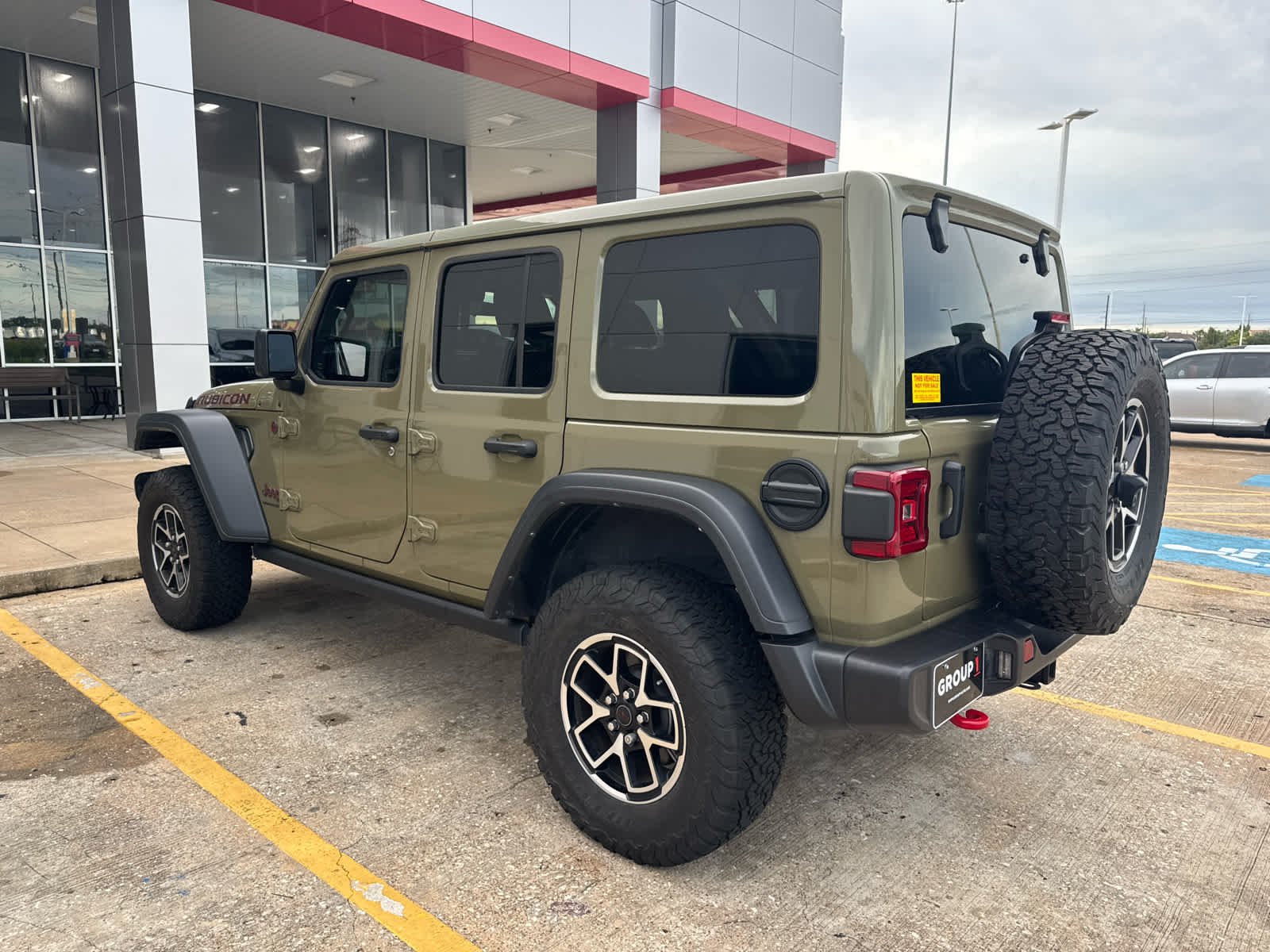 Used 2025 41 Jeep Rubicon image 4