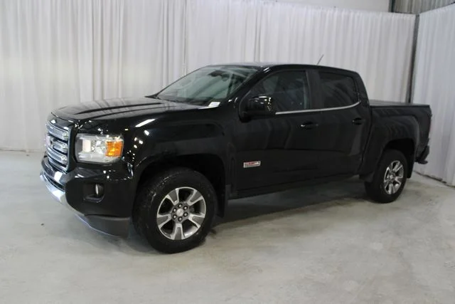 Used 2015 Black GMC SLE1 image 29
