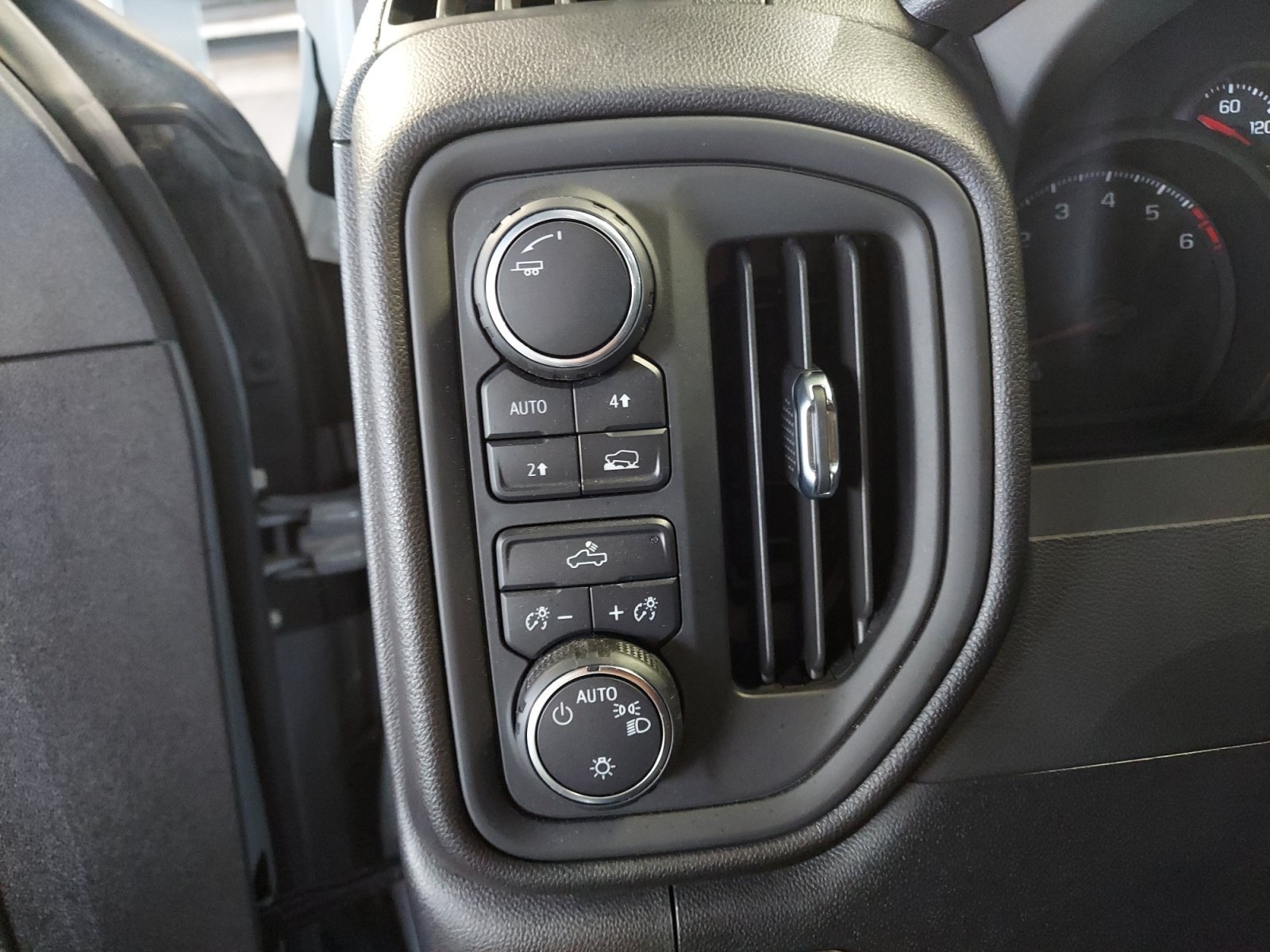 Used 2025 Slate Gray Metallic Chevrolet Custom image 26