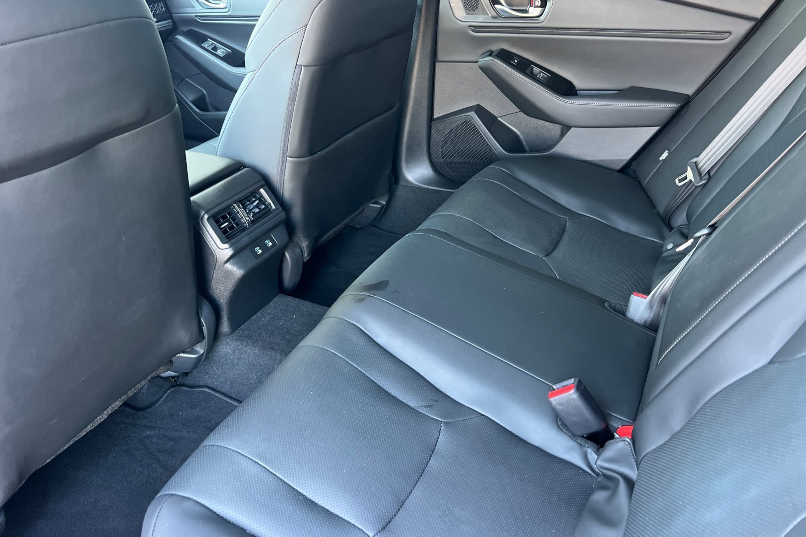 Used 2025 Urban Gray Pearl Honda Touring image 12