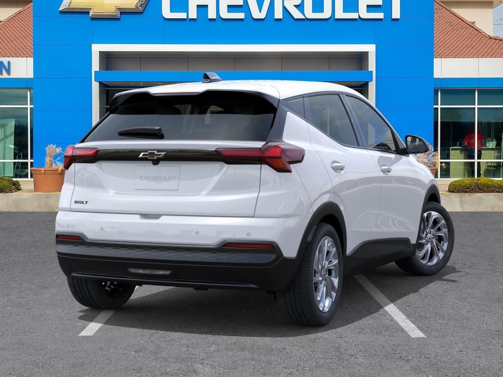 New 2027 Summit White Chevrolet LT image 4