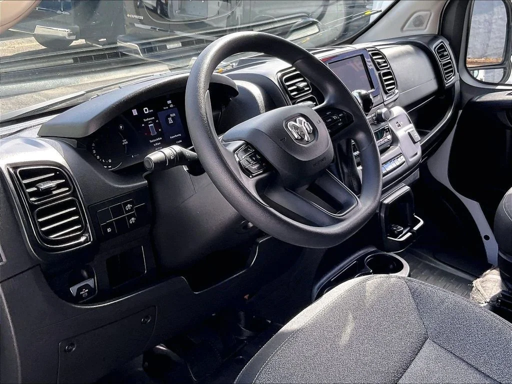 Used 2025 White Ram Base image 8