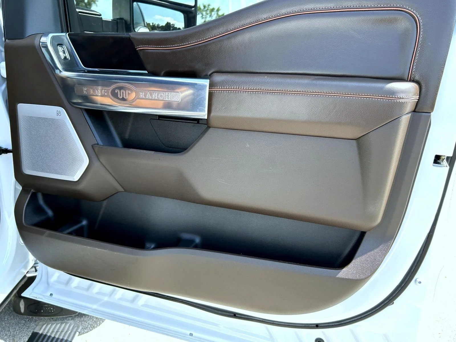Used 2025 White Ford King Ranch image 16