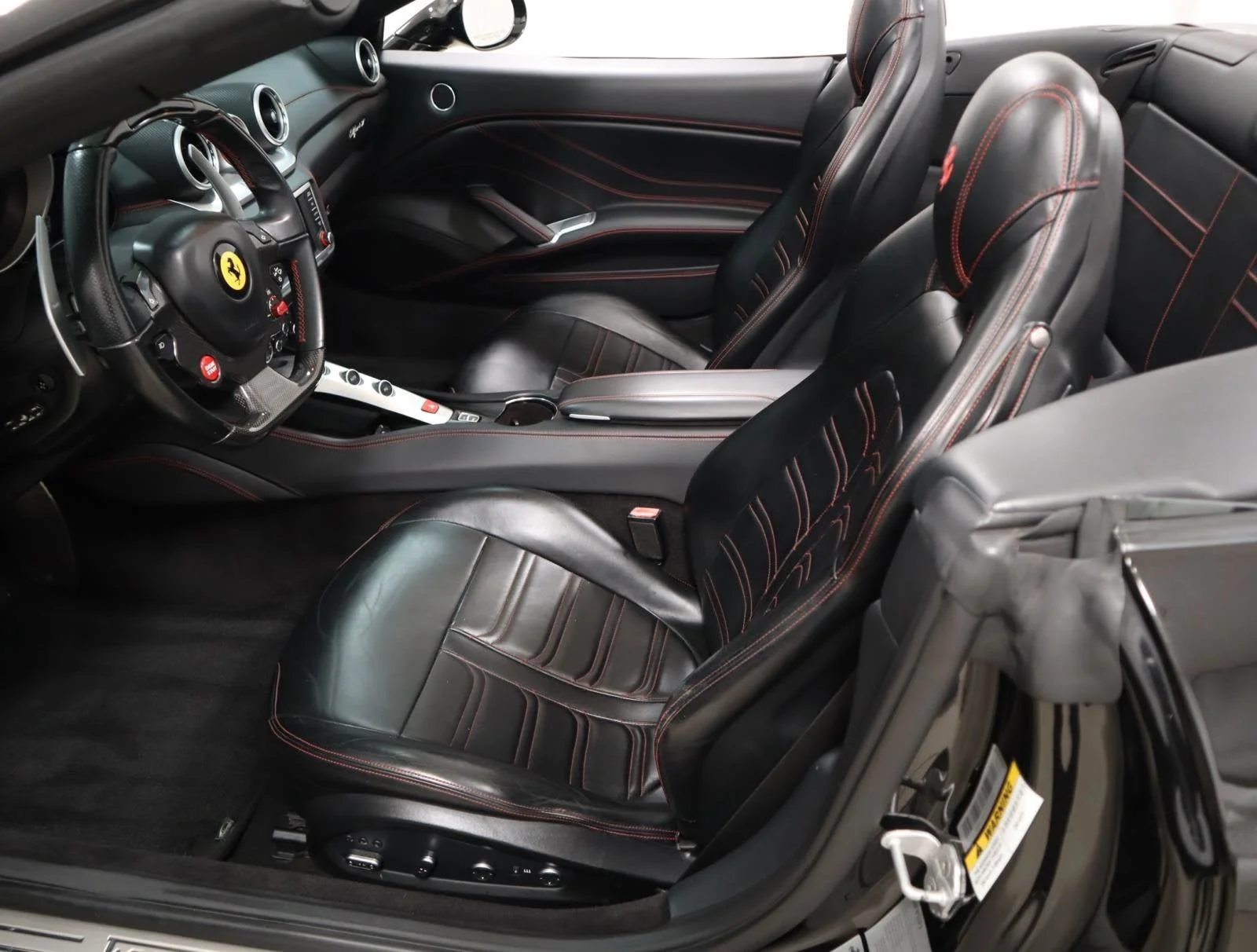 Used 2016 Nero Daytona Ferrari T image 21