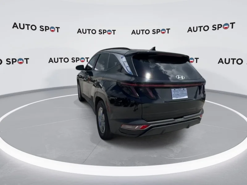 Used 2022 Black Hyundai SEL image 2