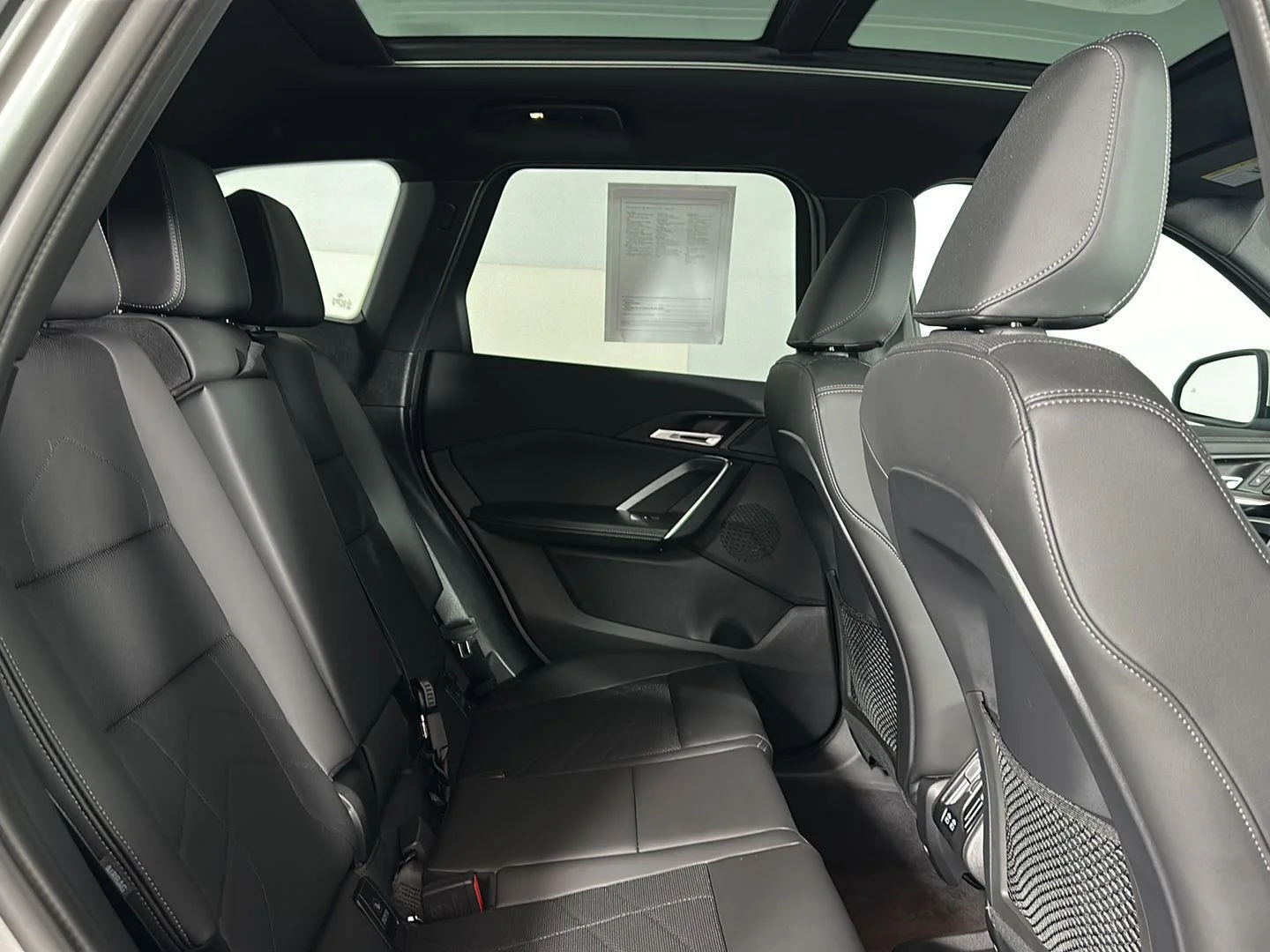 Used 2024 Space Silver Metallic BMW xDrive28i image 27