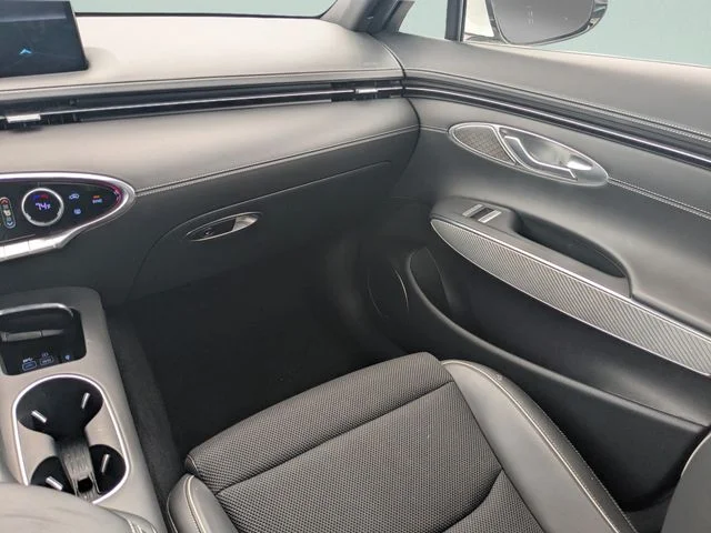 Used 2025 White Genesis 2.5T image 14