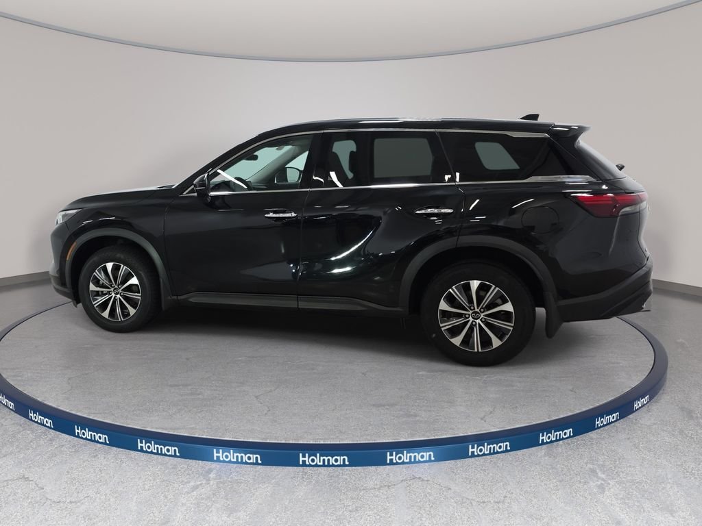 Certified Used 2023 Mineral Black INFINITI PURE image 7
