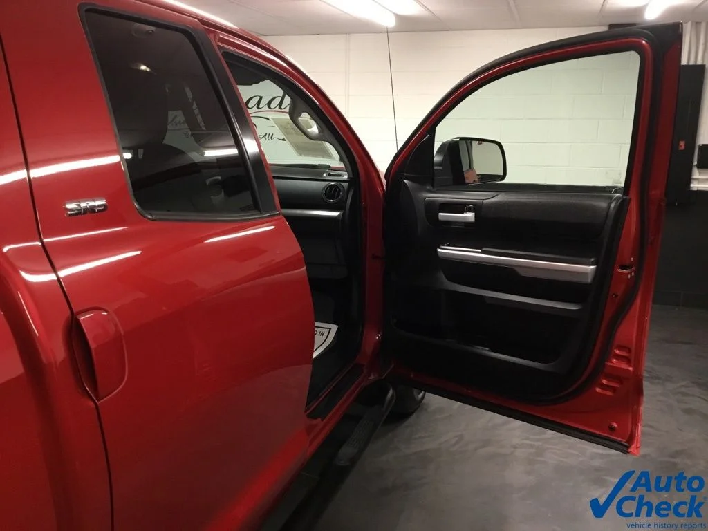 Used 2014 Red Toyota SR5 image 44