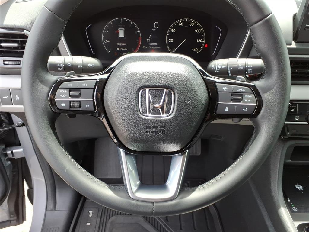 Certified Used 2025 Lunar Silver Metallic Honda AWD EX-L image 23